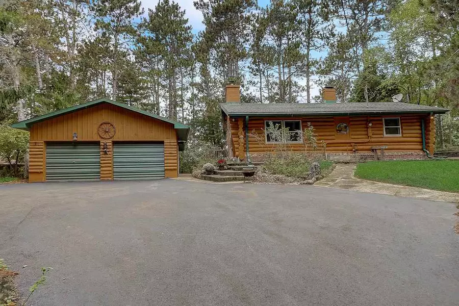 N8437 Fox Run Rd, Wisconsin Dells, WI 53965