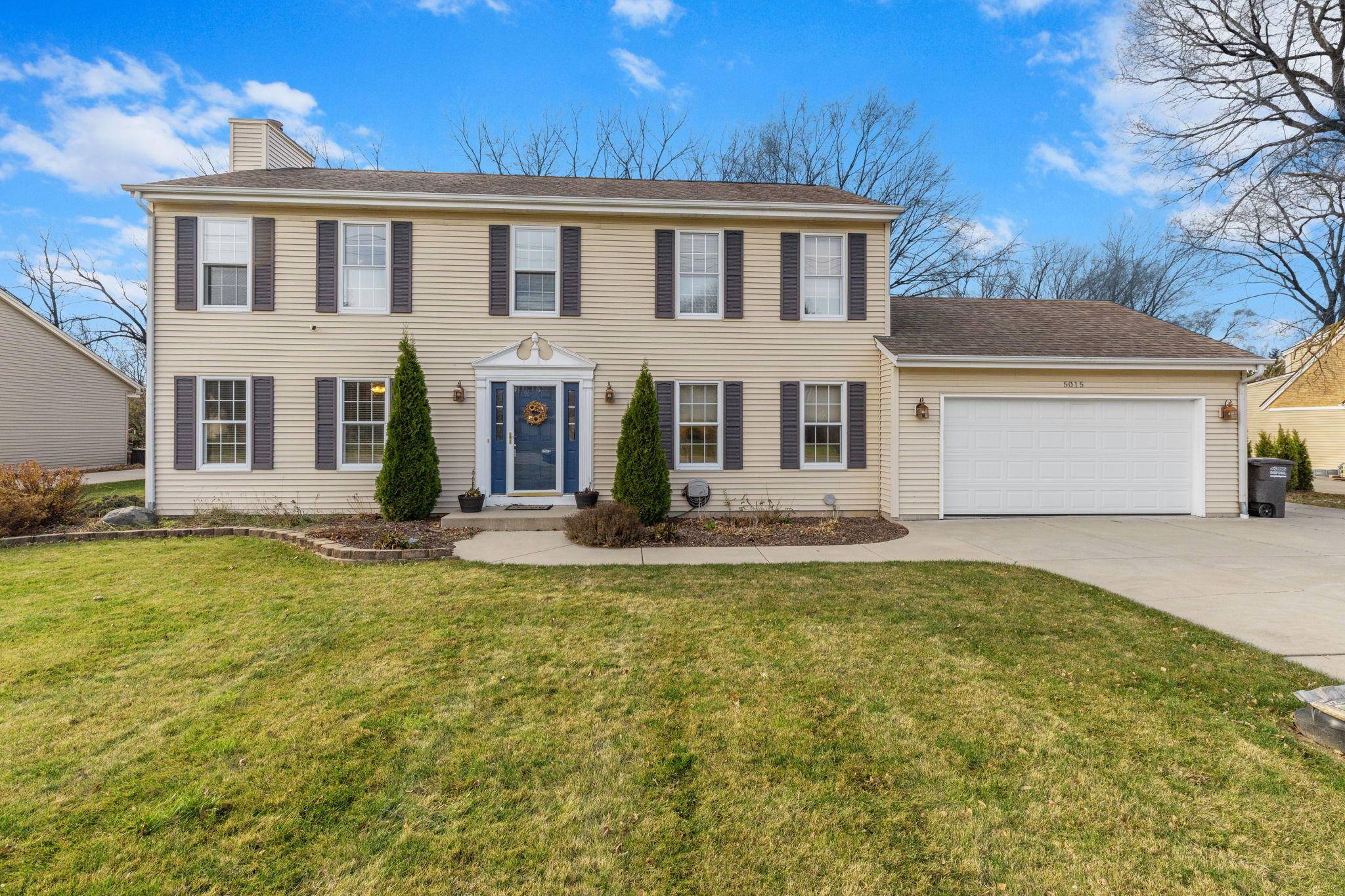 5015 S 43rd St, Greenfield, WI 53220