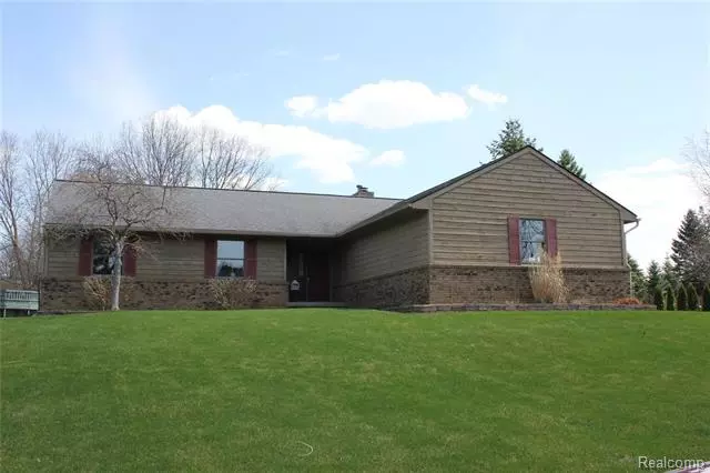 31011 BRAMLEY CIR, New Hudson, MI 48165