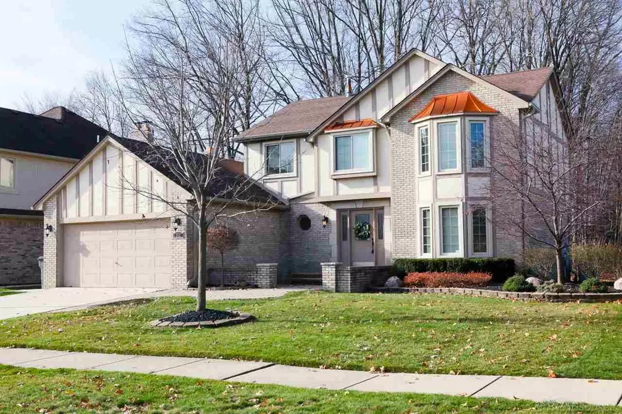 43527 Rivergate, Clinton Township, MI 48038