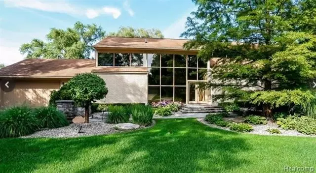 5108 CHESTERSHIRE CRT, West Bloomfield, MI 48322