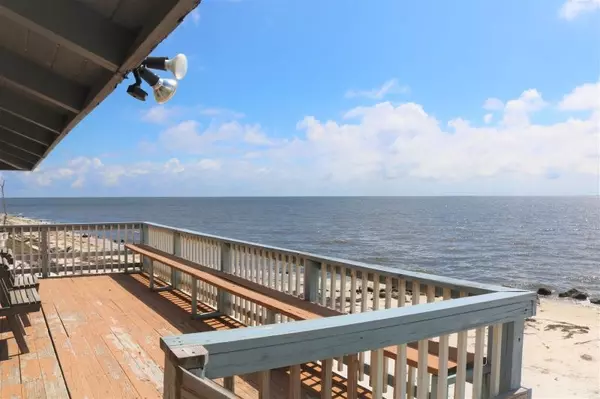 Alligator Point, FL 32346,104 Alan Lane