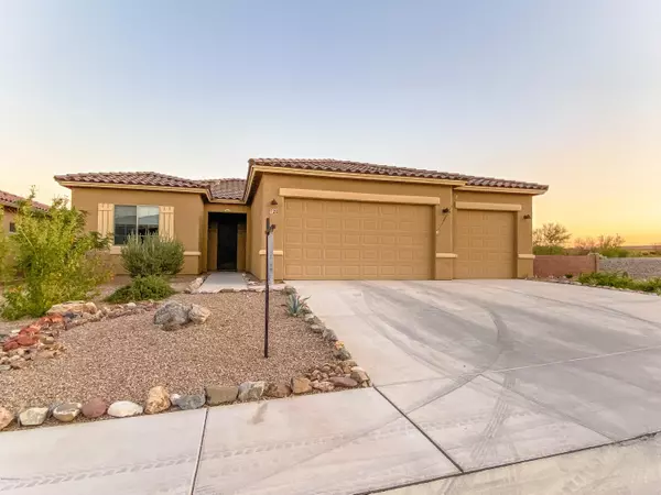 728 N Henrietta Scope Trail, Green Valley, AZ 85614