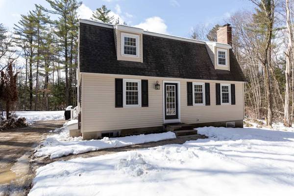 43 Checkerberry LN, Goffstown, NH 03045