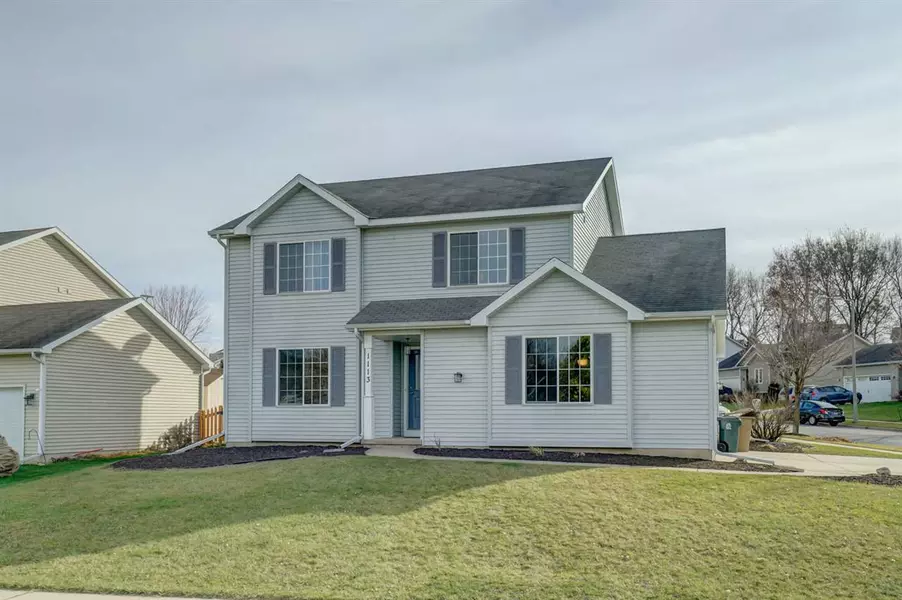 1113 Glacier Hill Dr, Madison, WI 53704