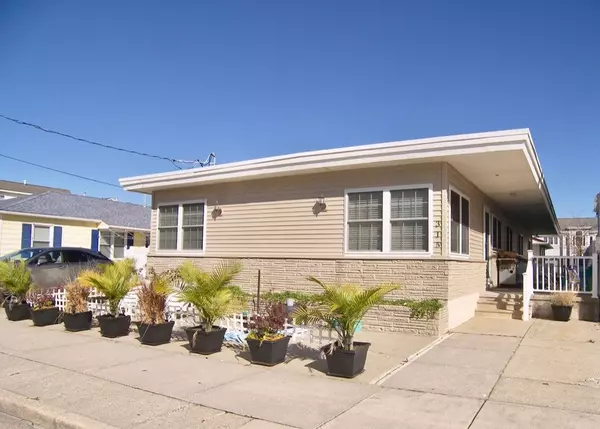 315 E Syracuse Avenue, Wildwood Crest, NJ 08260