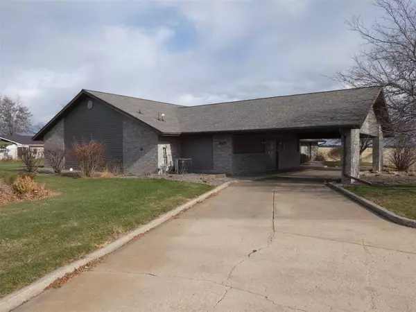 2025 Lincoln Ave, Fennimore, WI 53809