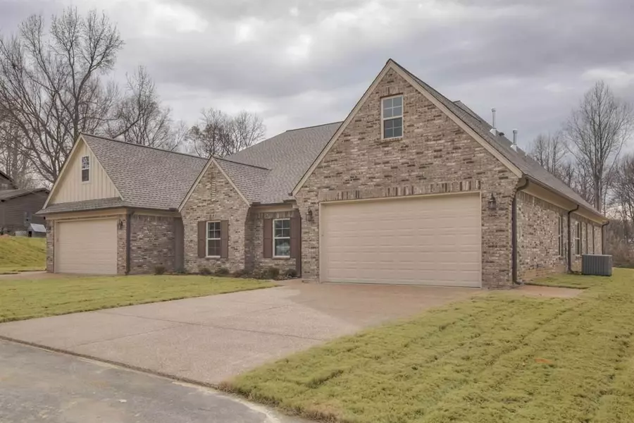 10 WALKER MEADOWS CV, Munford, TN 38058