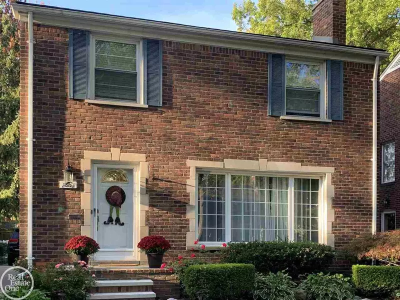 1861 Severn, Grosse Pointe Woods, MI 48236