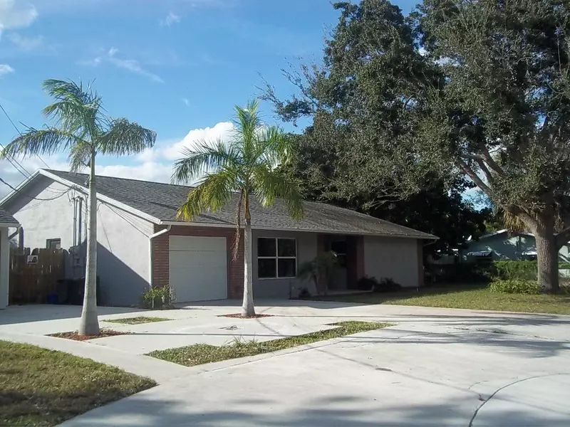 1026 NE Sumner AVE, Jensen Beach, FL 34957