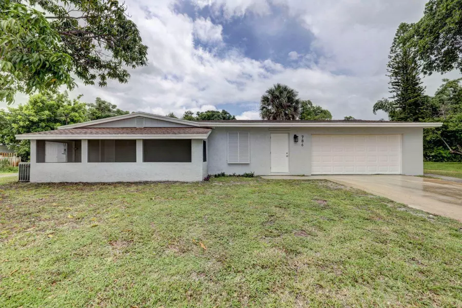 786 NE Bernard ST, Jensen Beach, FL 34957