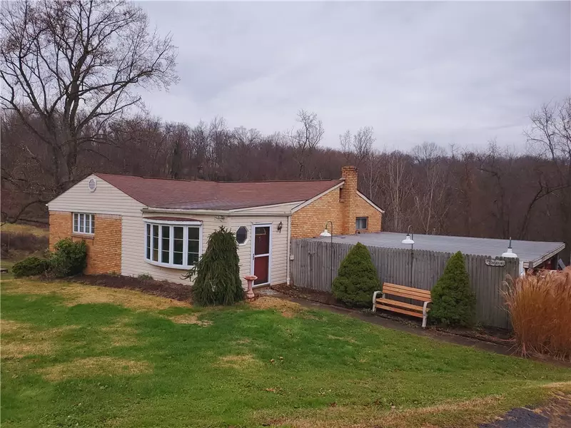 4548 Sardis Rd, New Kensington, PA 15068