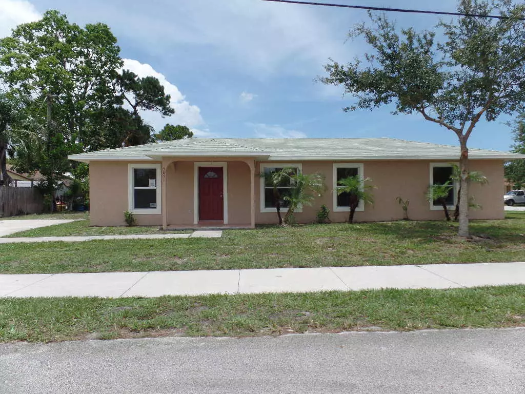 Stuart, FL 34997,5051 SE Dell ST