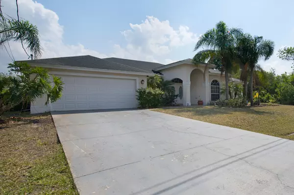 Port Saint Lucie, FL 34953,470 SW Mccomb AVE