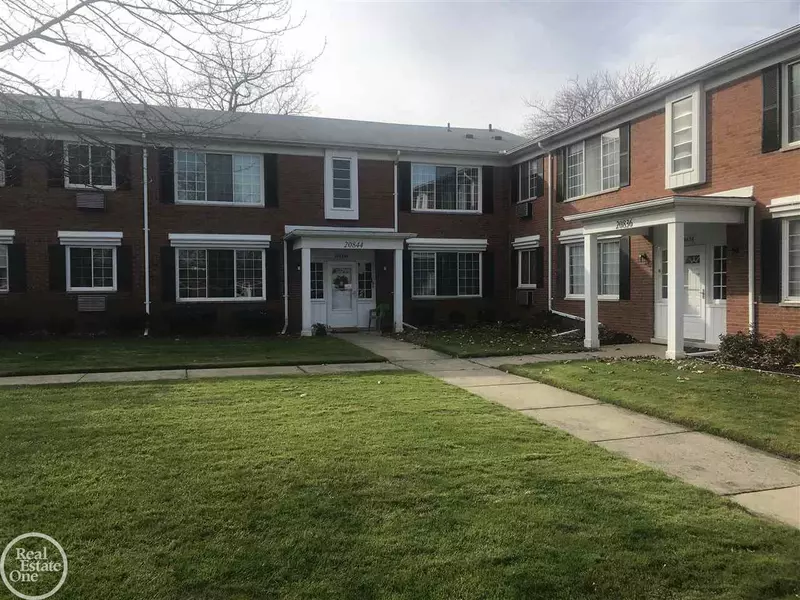 20844 Wildwood, Harper Woods, MI 48225