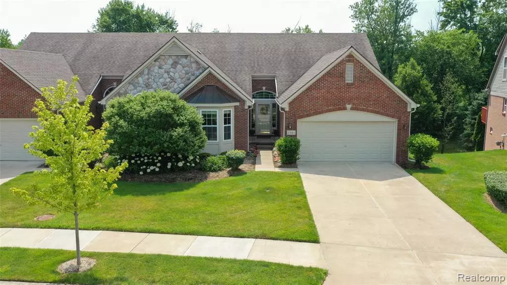 3561 LEXINGTON Drive, Auburn Hills, MI 48326 3978