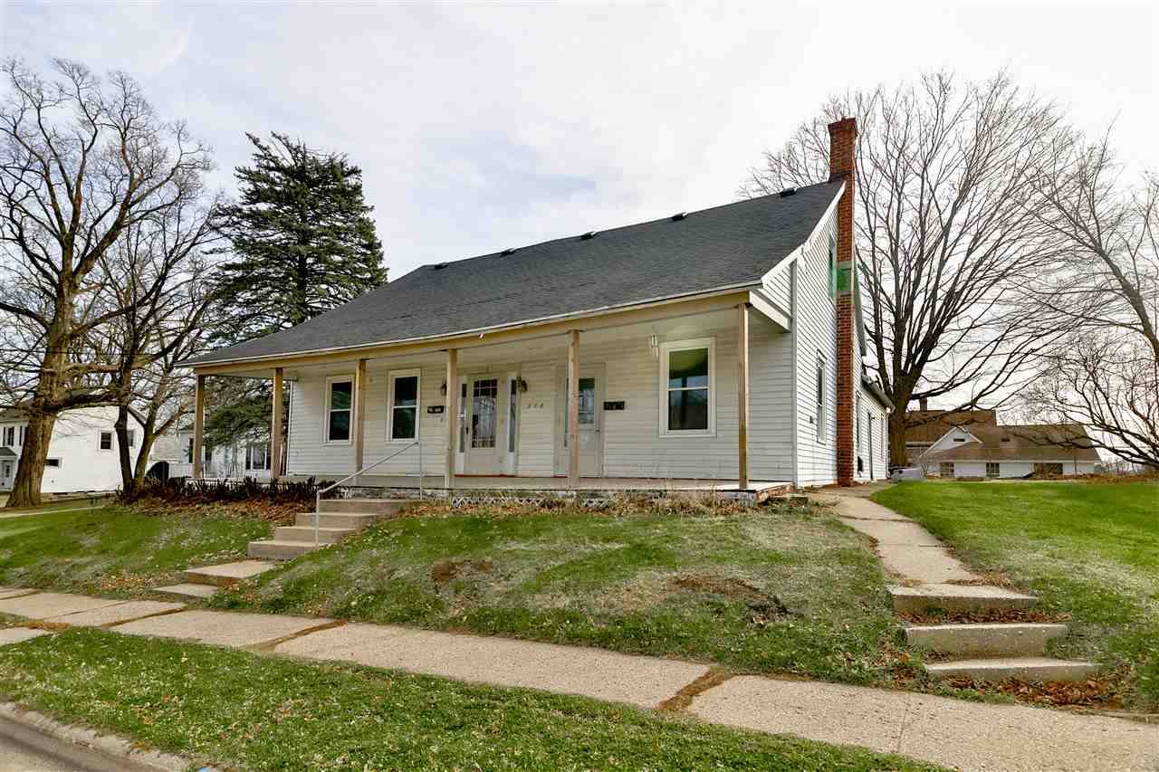 518 Maiden St, Mineral Point, WI 53565