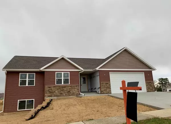 2125 Huntington Park Dr, Reedsburg, WI 53959