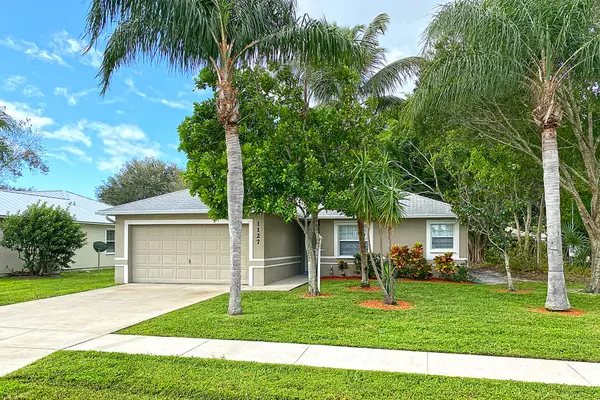 1127 9th SQ, Vero Beach, FL 32960