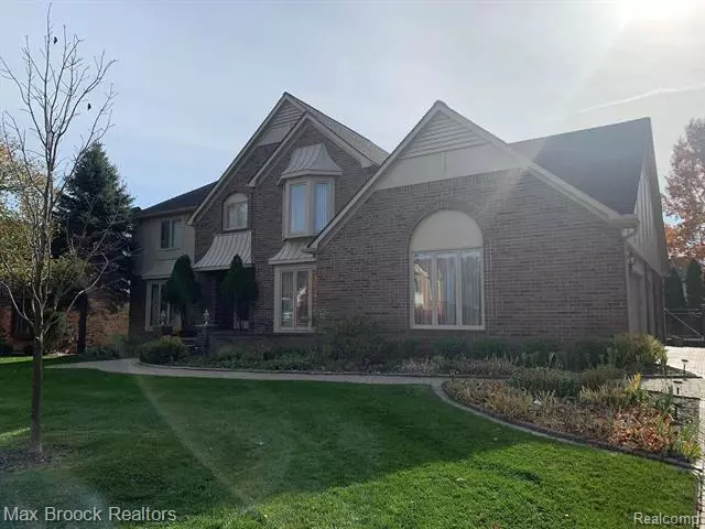 2887 CURRENT DR, Rochester Hills, MI 48309