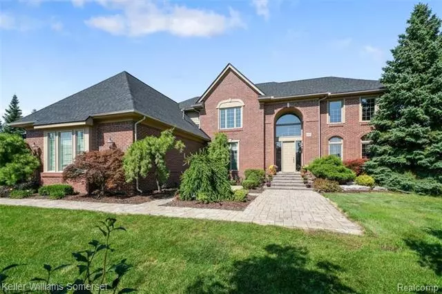 West Bloomfield, MI 48322,6686 BOX WOOD CRT