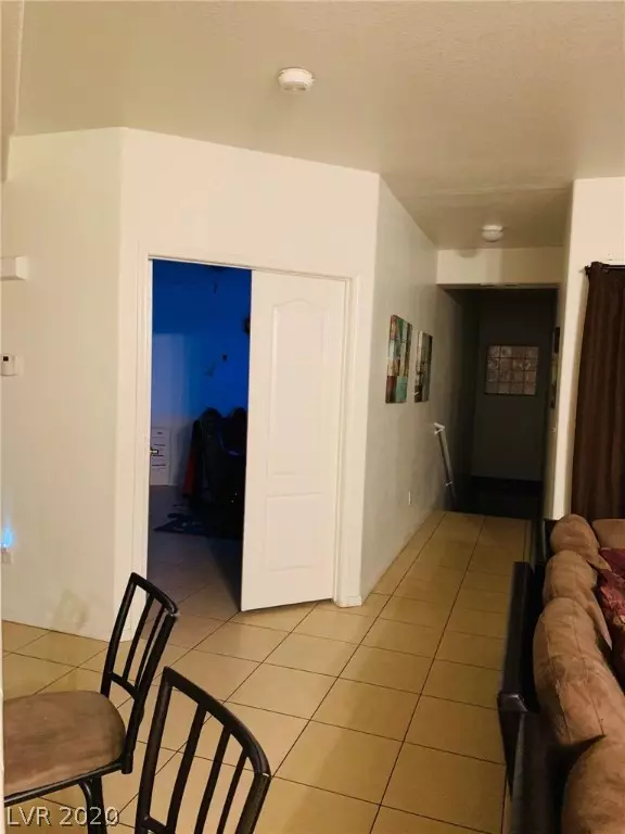 Las Vegas, NV 89108,6909 Cobre Azul Avenue #201