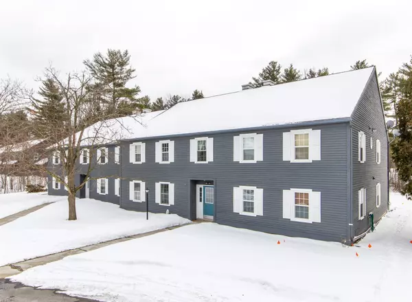 89 Twin Oaks TER, South Burlington, VT 05403