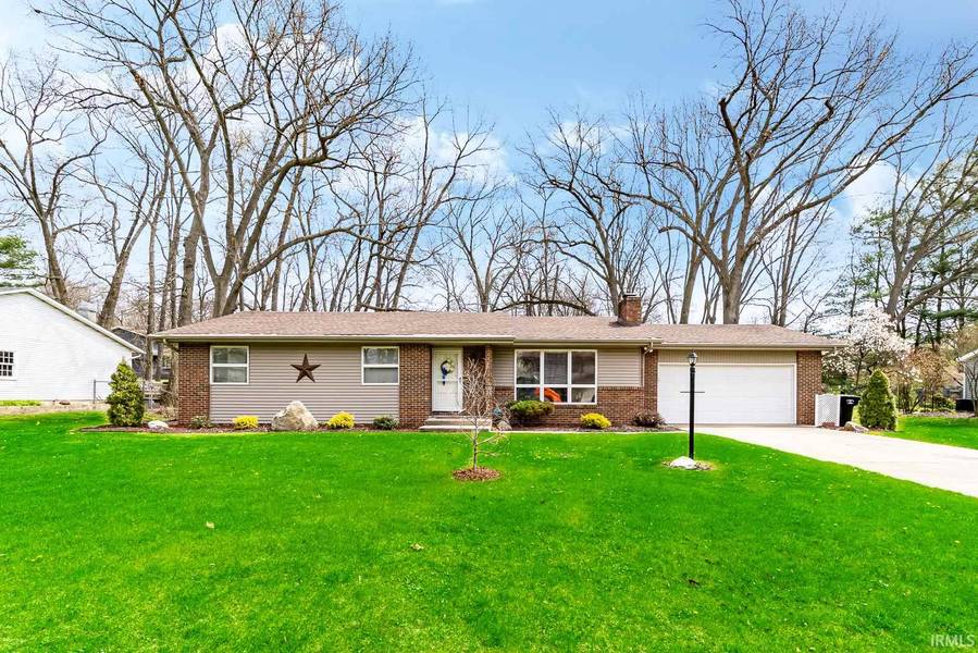 52128 Woodridge Court, South Bend, IN 46635-1053