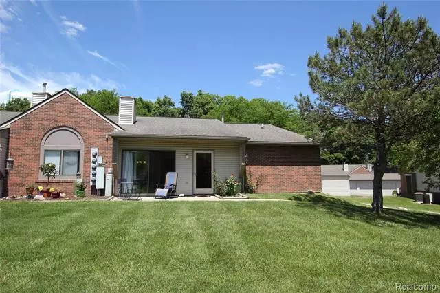 420 WATER TOWER CIR, Brighton, MI 48116