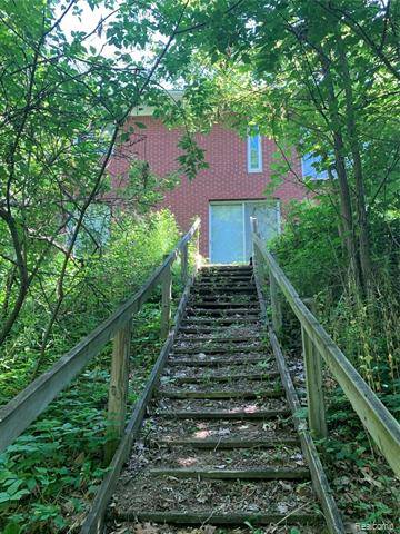 9071 HURON RIVER DR, Green Oak Twp, MI 48116
