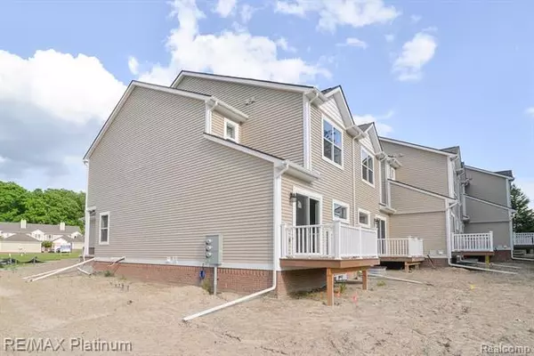 Brighton, MI 48116,5888 WOODRUFF VIEW DR