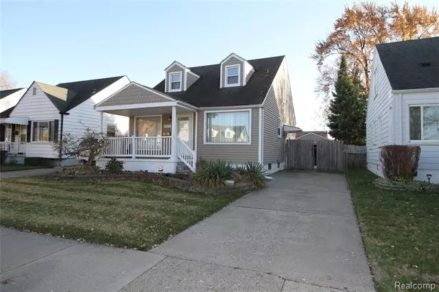 8294 COOLIDGE, Center Line, MI 48015