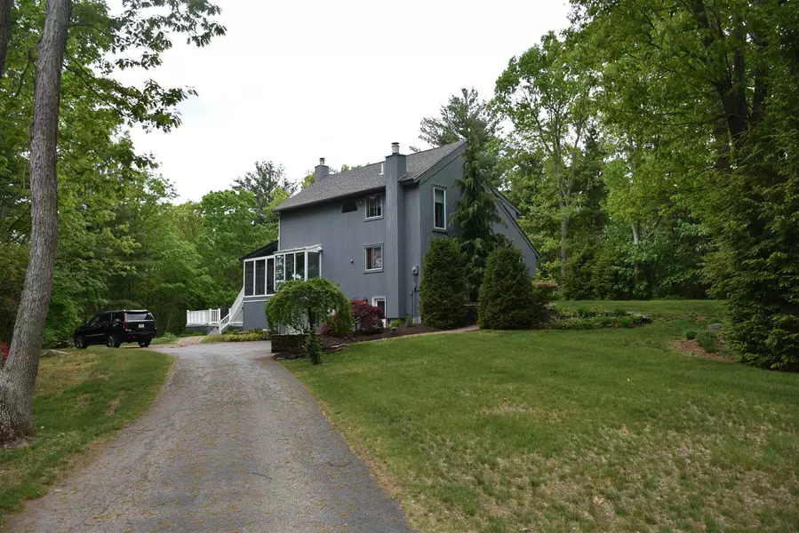 97 Bricketts Mill RD, Hampstead, NH 03841