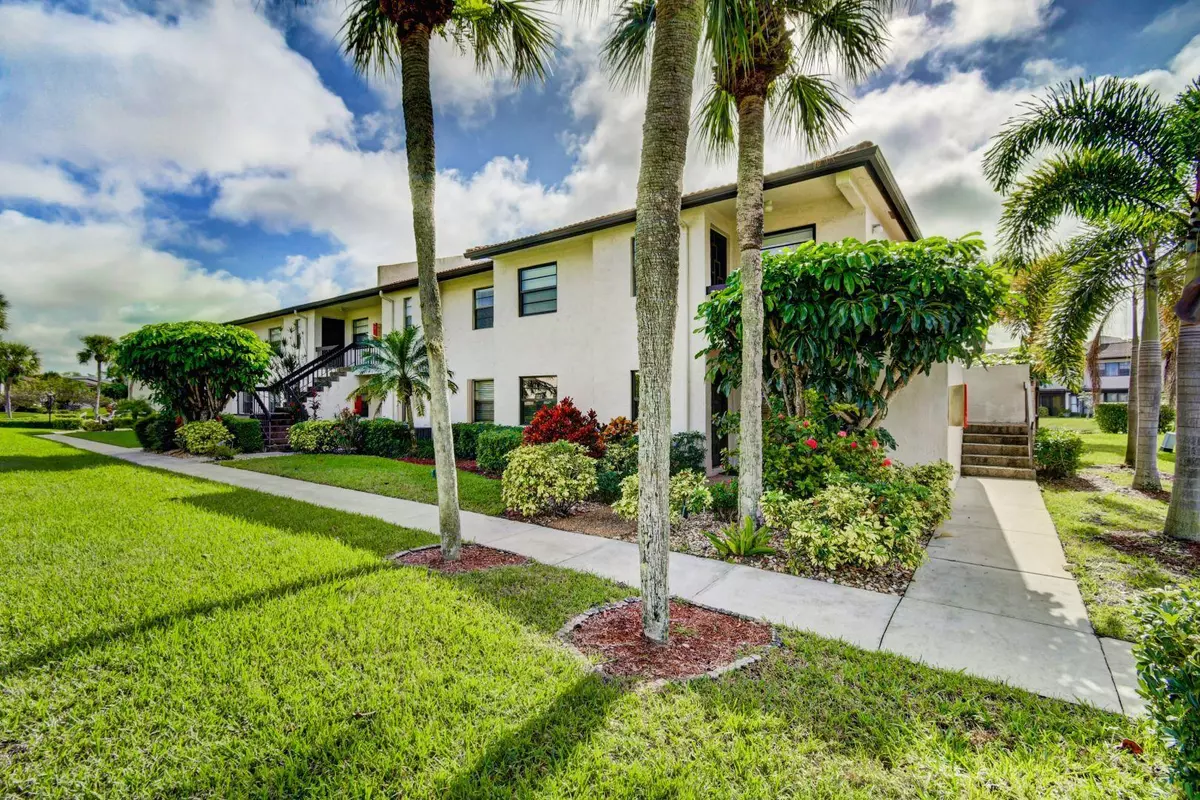 Boca Raton, FL 33433,7898 Eastlake DR 7-G