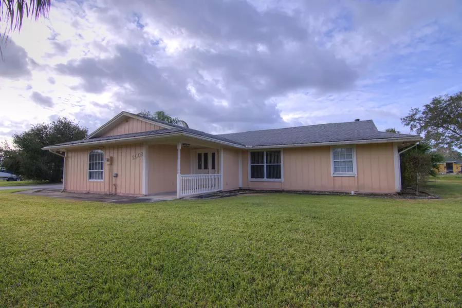 2002 SW Aaron LN, Port Saint Lucie, FL 34953