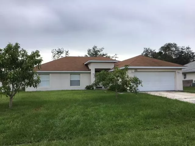 886 SE Proctor LN, Port Saint Lucie, FL 34983