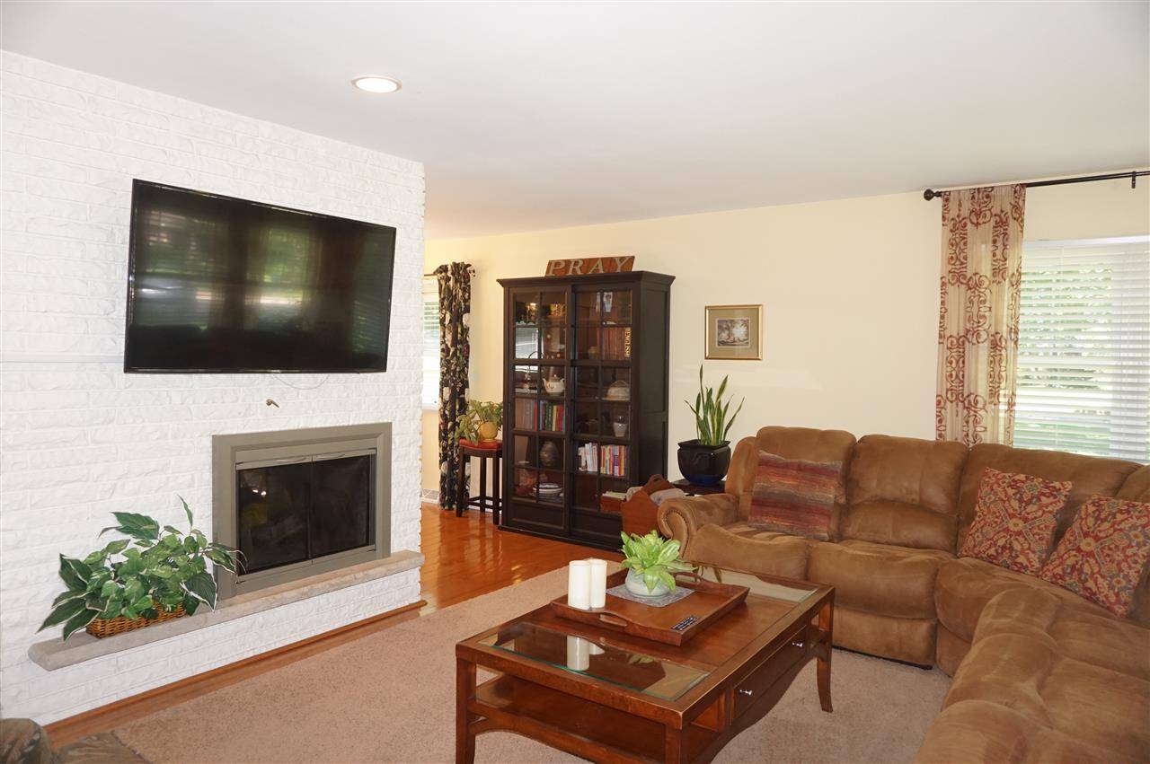 Stoughton, WI 53589,1297 WOODSVIEW CIR
