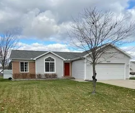 6069 HEDGEROW CIR, Grand Blanc, MI 48439