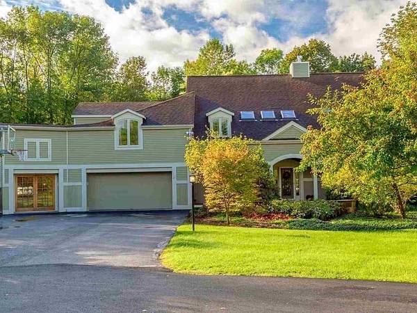 87 Harvest LN, Shelburne, VT 05482