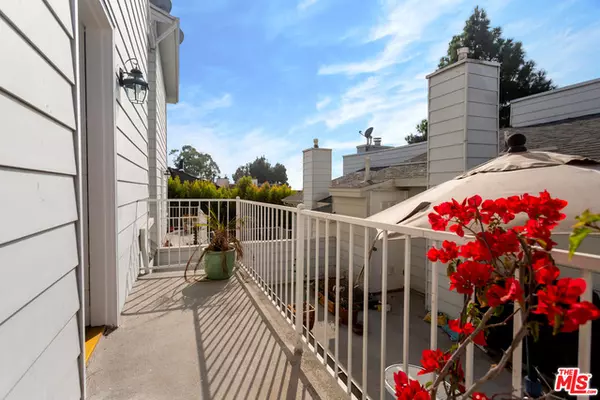 Pacific Palisades, CA 90272,830 Haverford Ave #7