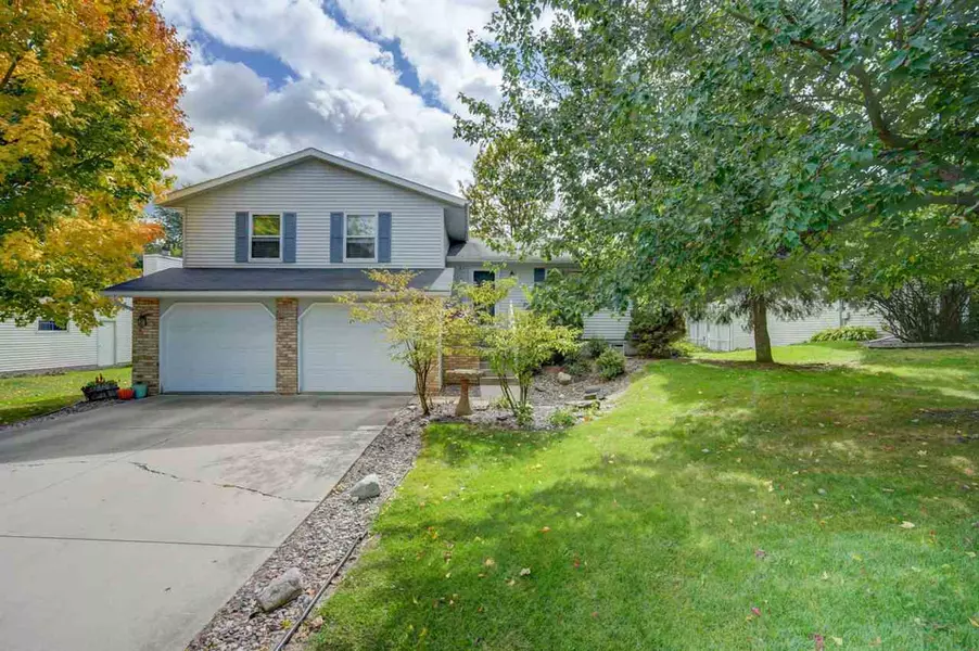 611 Greig Tr, Stoughton, WI 53589