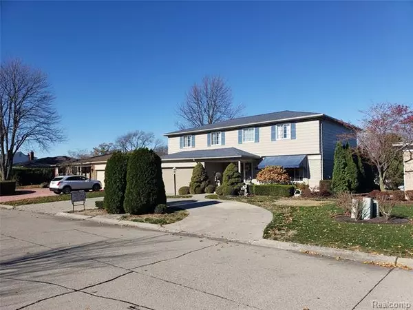 St. Clair Shores, MI 48081,22461 LAVON ST