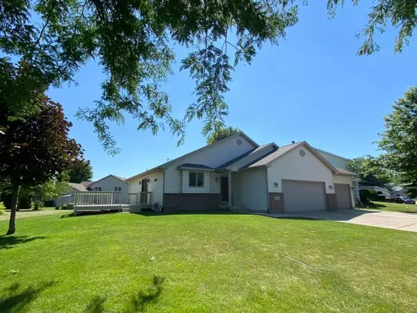 668 Grandview Dr, Sun Prairie, WI 53590