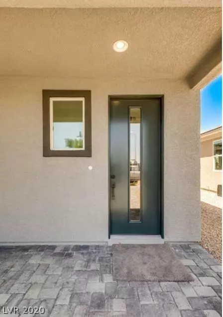 North Las Vegas, NV 89081,5437 Desert Mirage Street