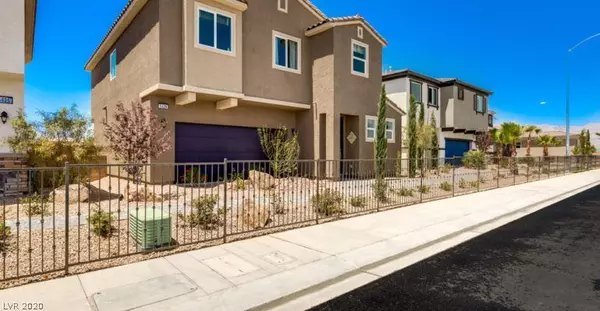 North Las Vegas, NV 89081,5429 Desert Mirage Street