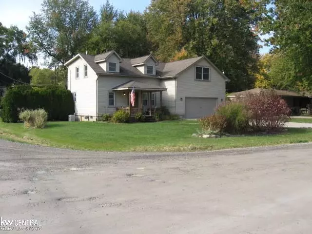 39025 Long St, Harrison Twp, MI 48045-2146