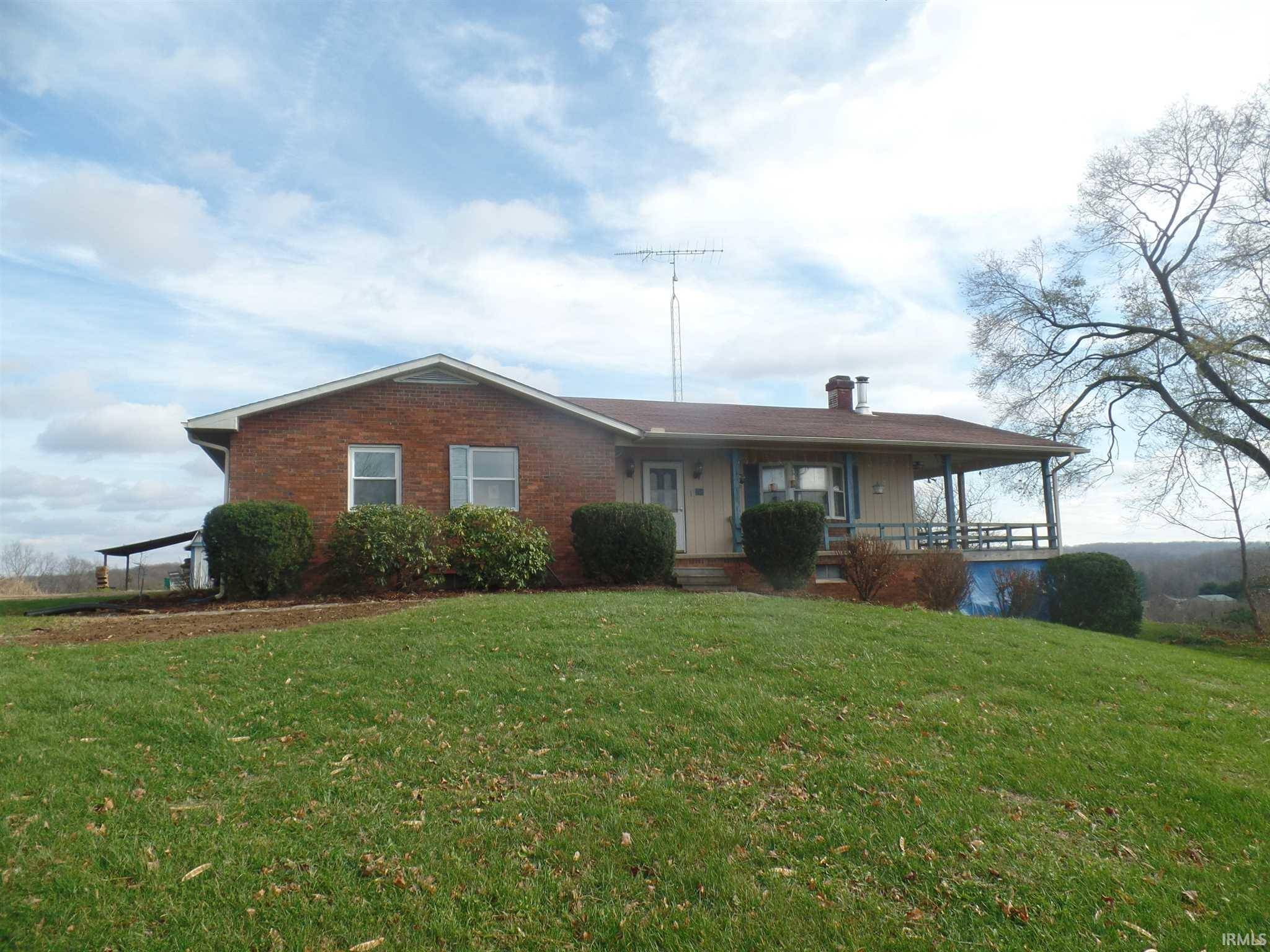 1097 S Walnut Grove Road, Bloomfield, IN 47424