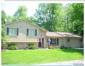 2876 SILVERHILL Drive, Waterford, MI 48329 4422