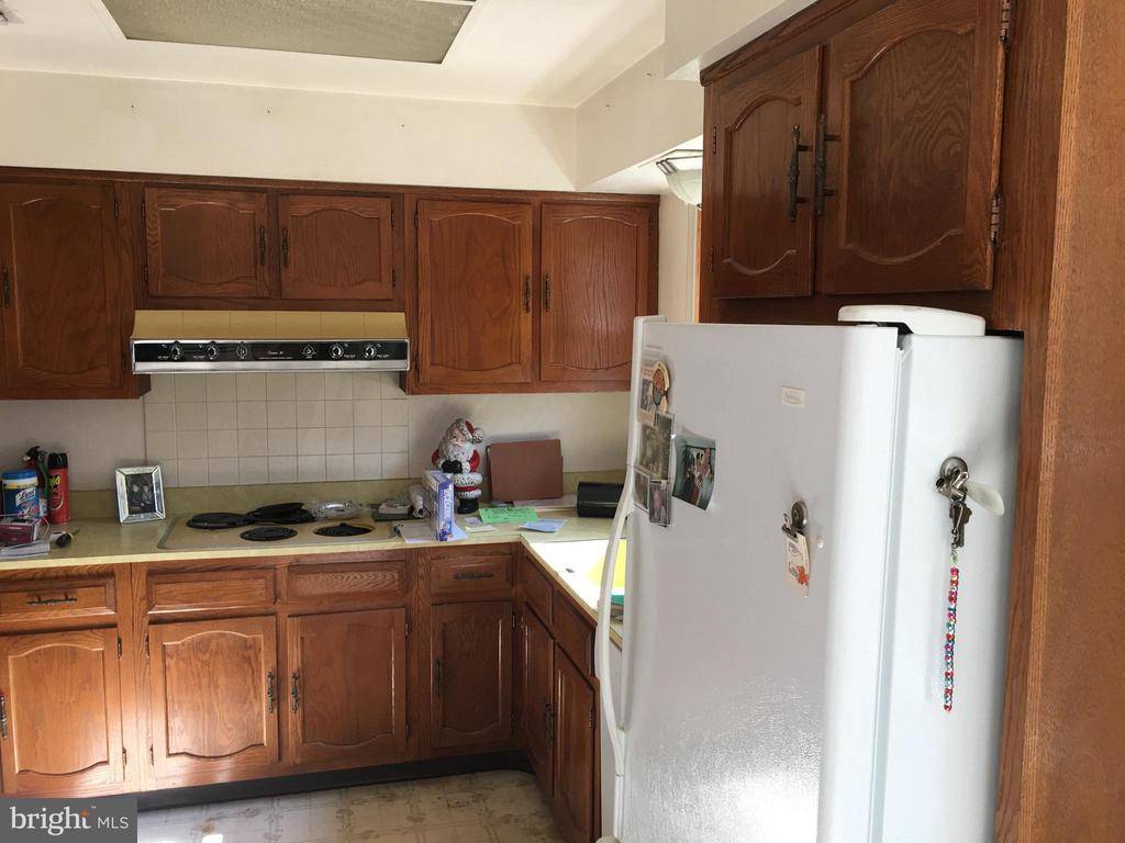 Jamesburg, NJ 08831,342 N NARRAGANSETT LN