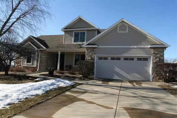 5234 Summer Ridge Dr, Madison, WI 53704